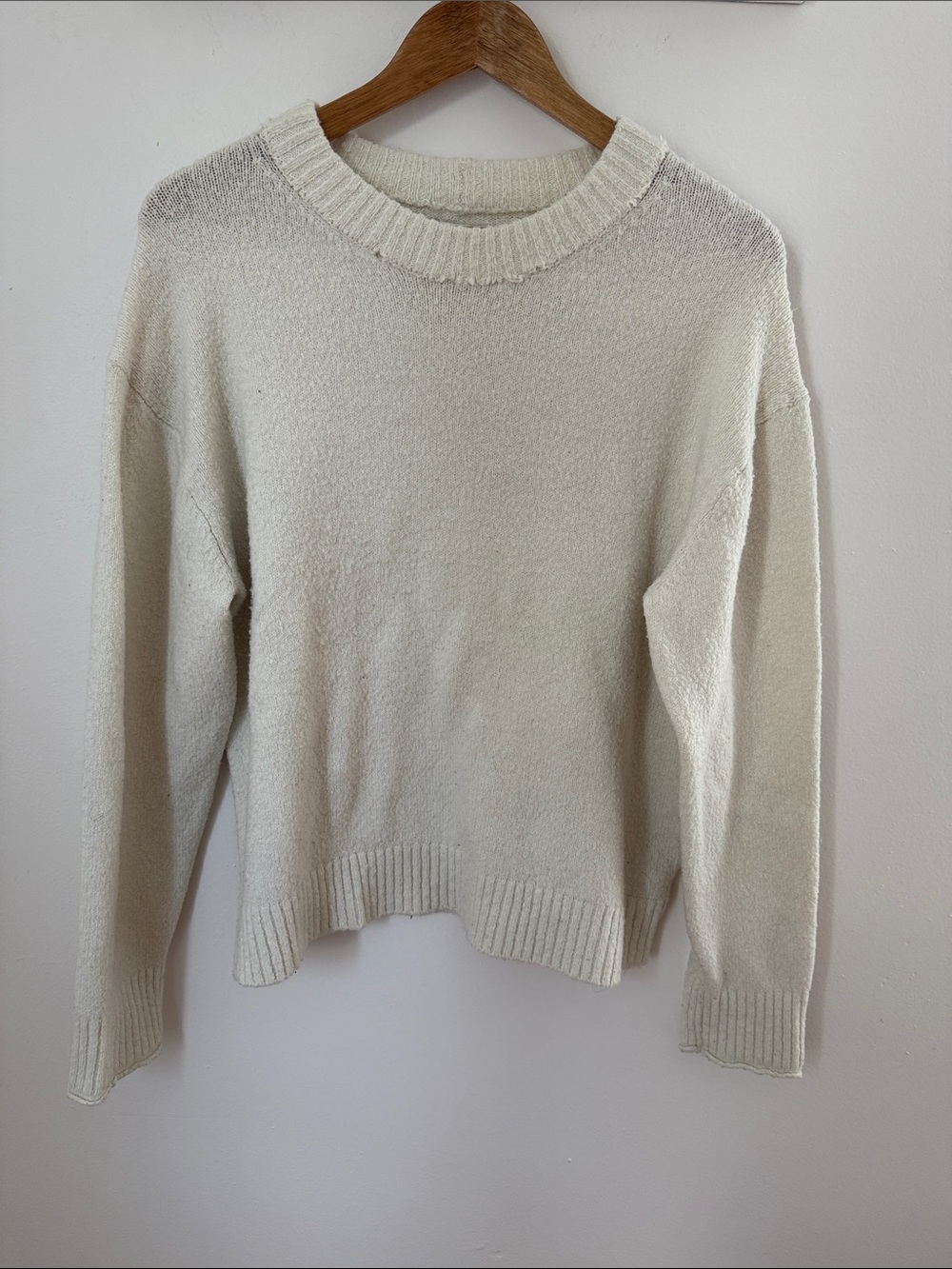 American Eagle Cream Soft Knit Distressed Crewneck Sweater Small